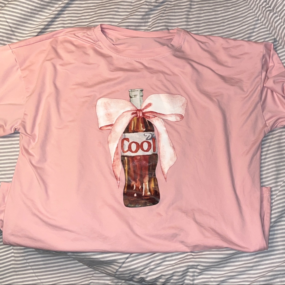 SHEIN Pink Graphic Tee with Bow Design
